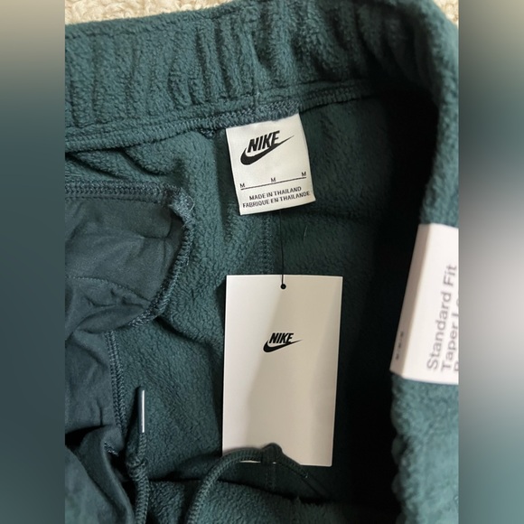 Men’s Size Medium Nike Club Fleece Joggers NWT - Picture 3 of 8